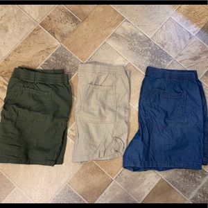 Women’s shorts with drawstring. Size large.